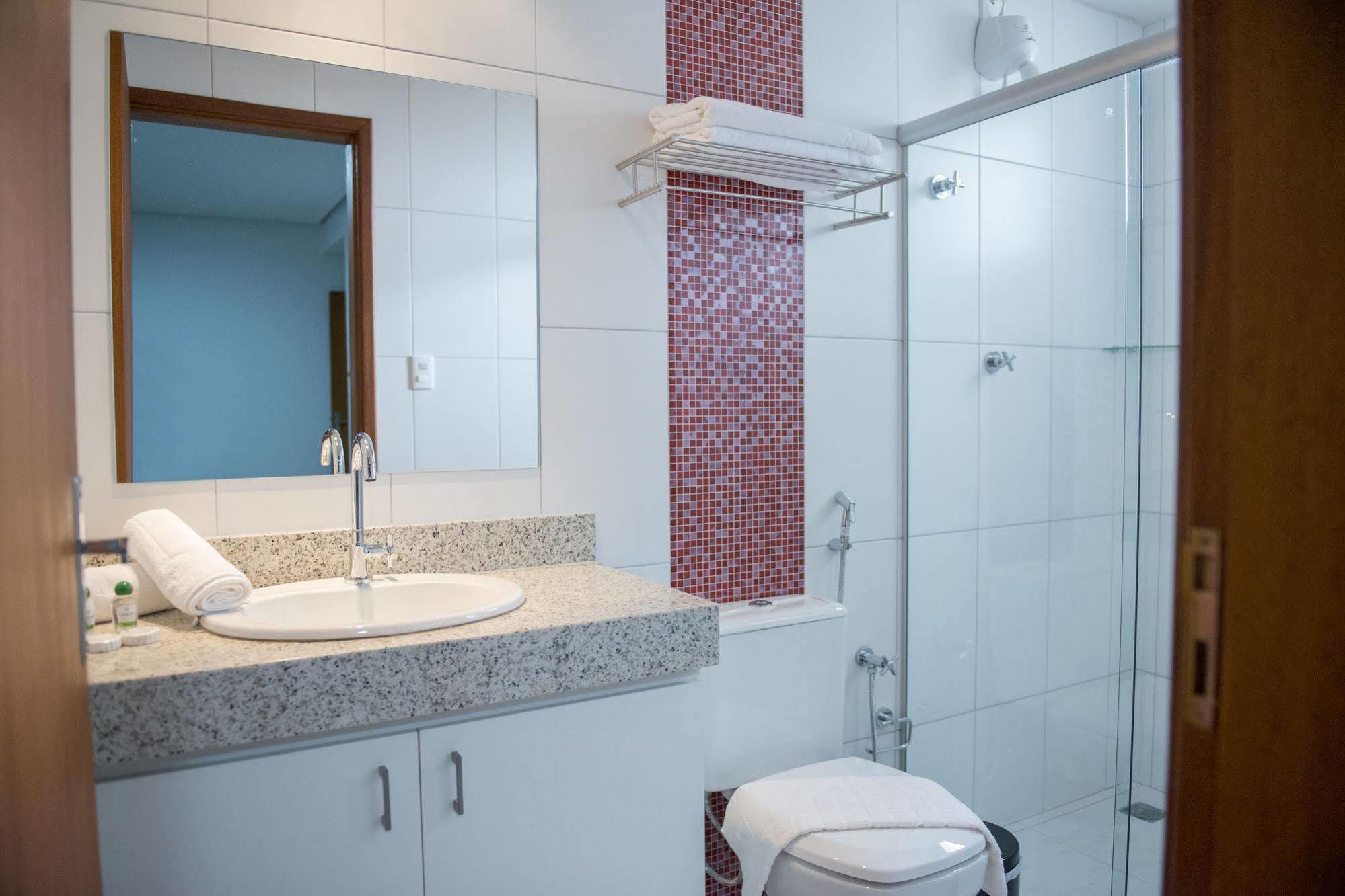 Manhattan Apart Hotel Caratinga Экстерьер фото