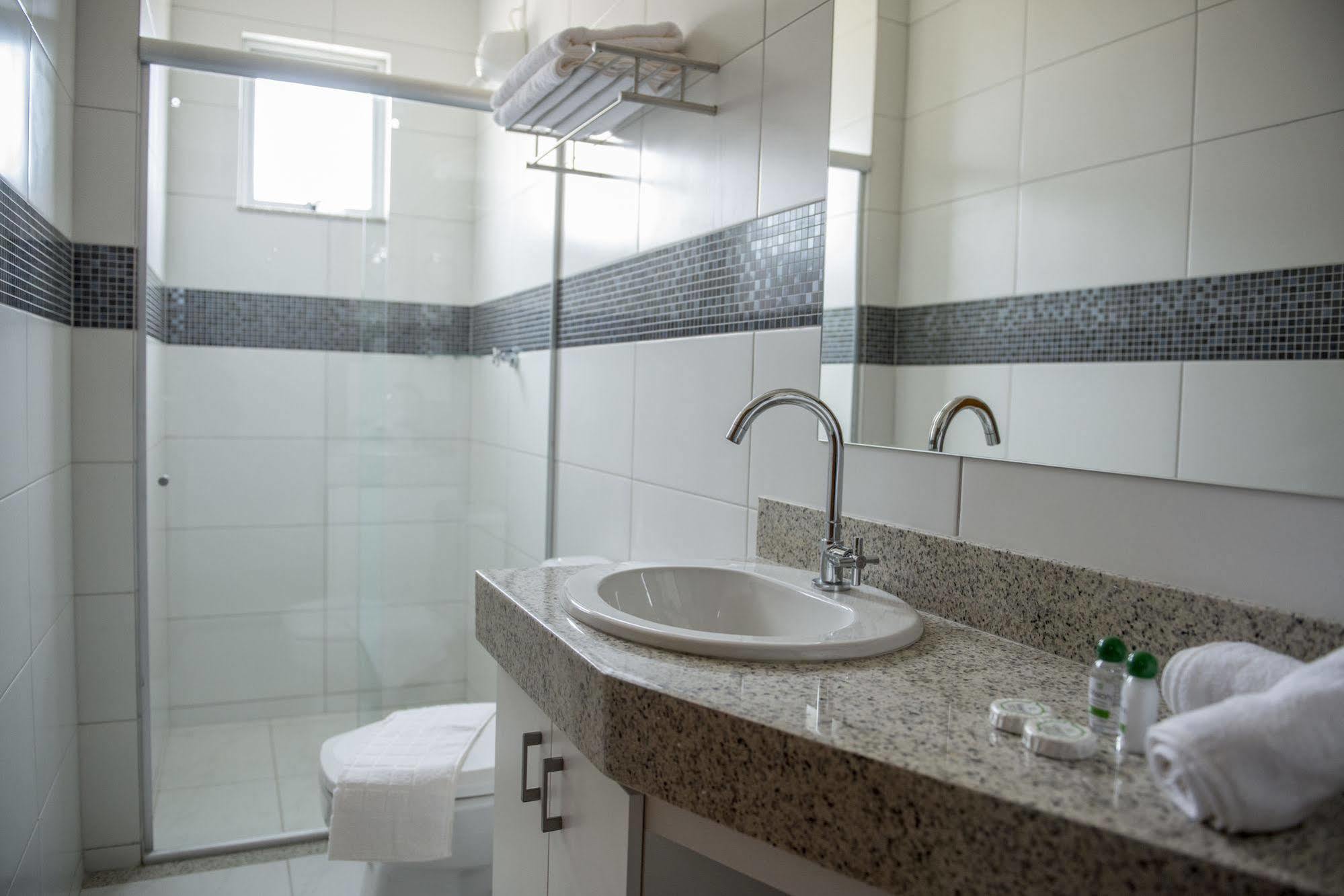 Manhattan Apart Hotel Caratinga Экстерьер фото