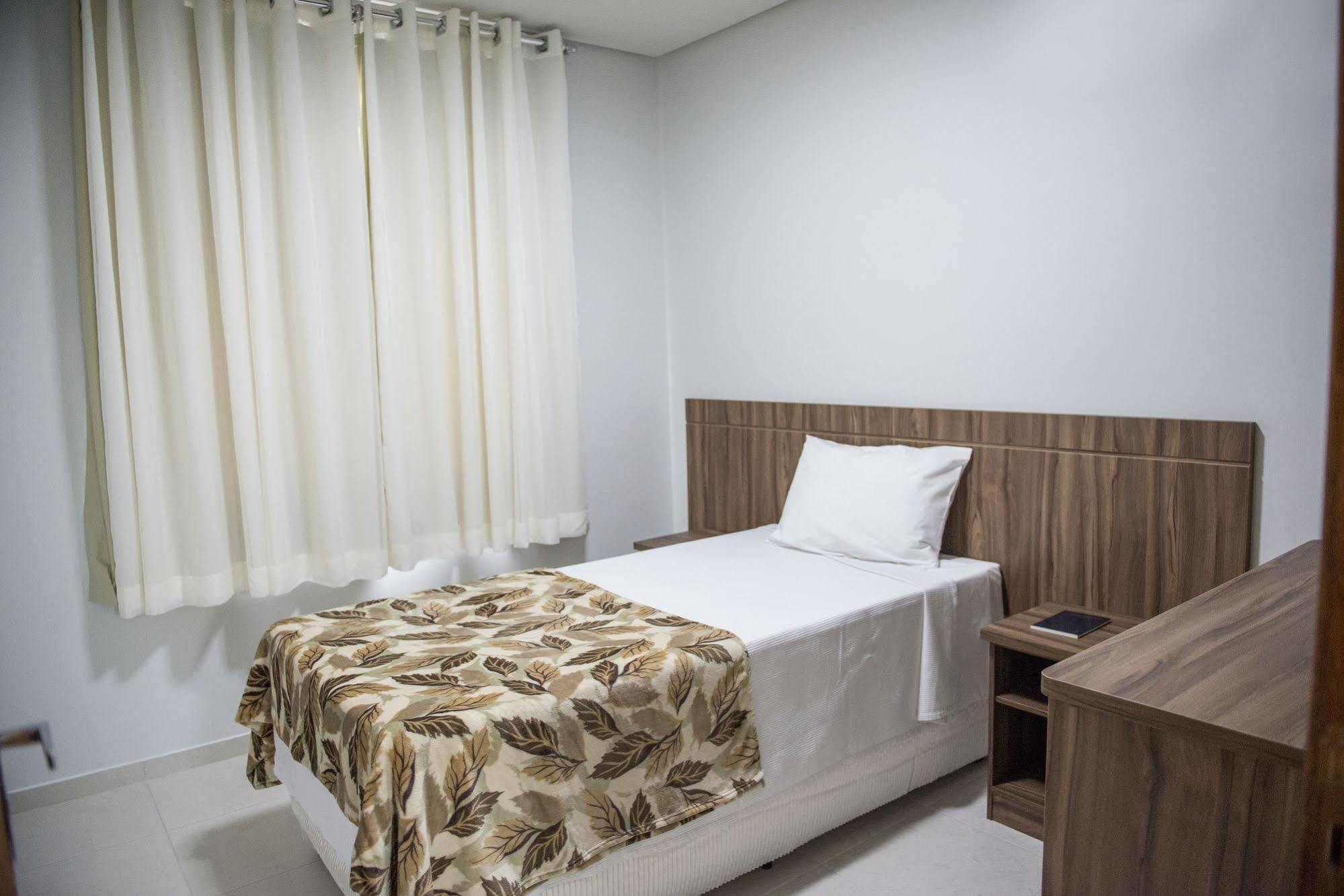 Manhattan Apart Hotel Caratinga Экстерьер фото